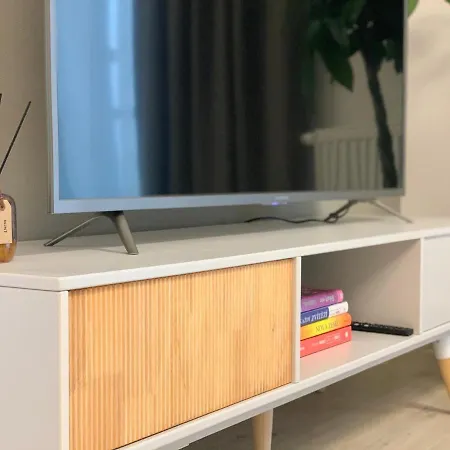 Elegant, Bright Spacious In Center Apartmán *