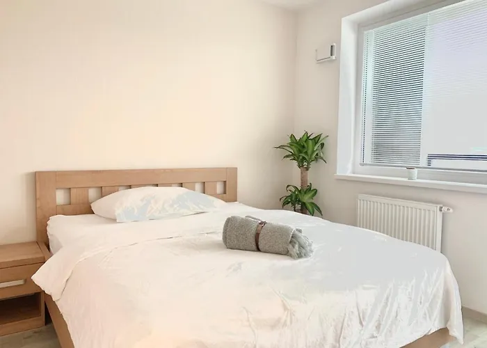 Elegant, Bright Spacious In Center Братислава