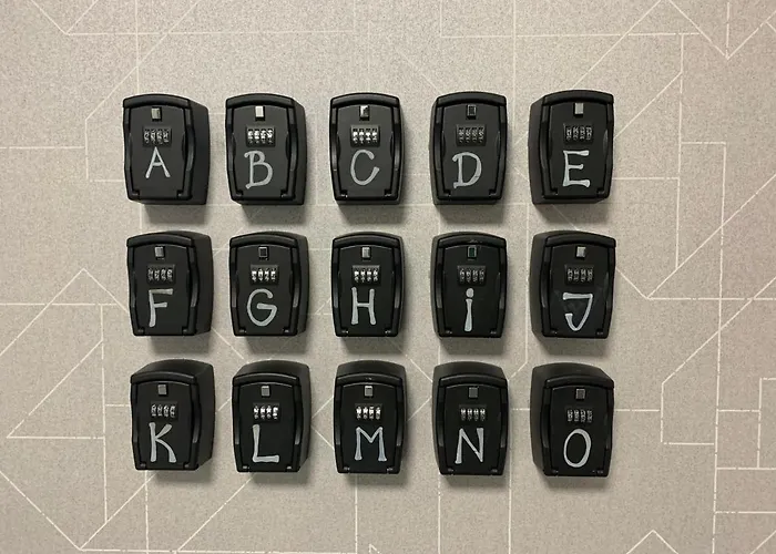 Апартаменти Elegant, Bright Spacious In Center Братислава