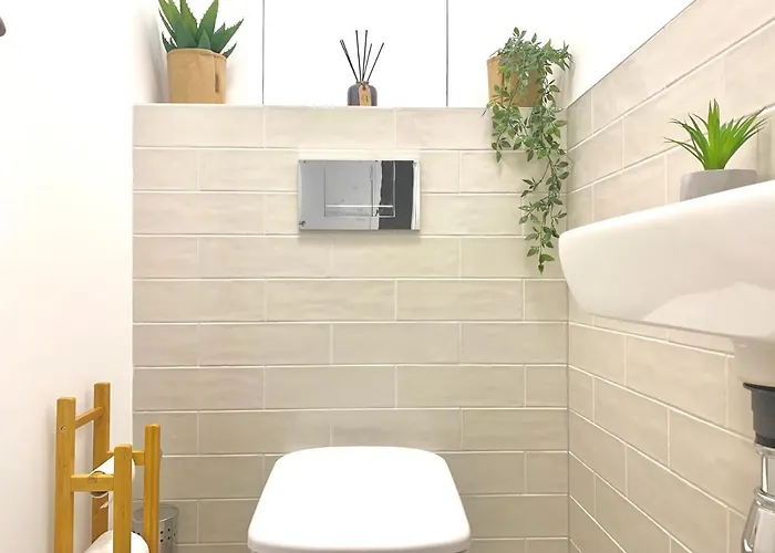 Elegant, Bright Spacious In Center Apartman *