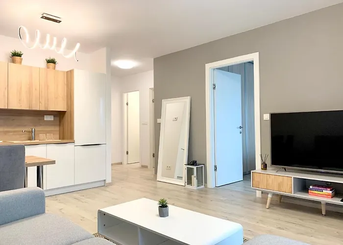 Elegant, Bright Spacious In Center Pozsony