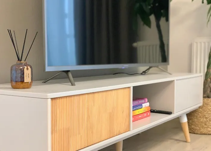 Elegant, Bright Spacious In Center Apartman *